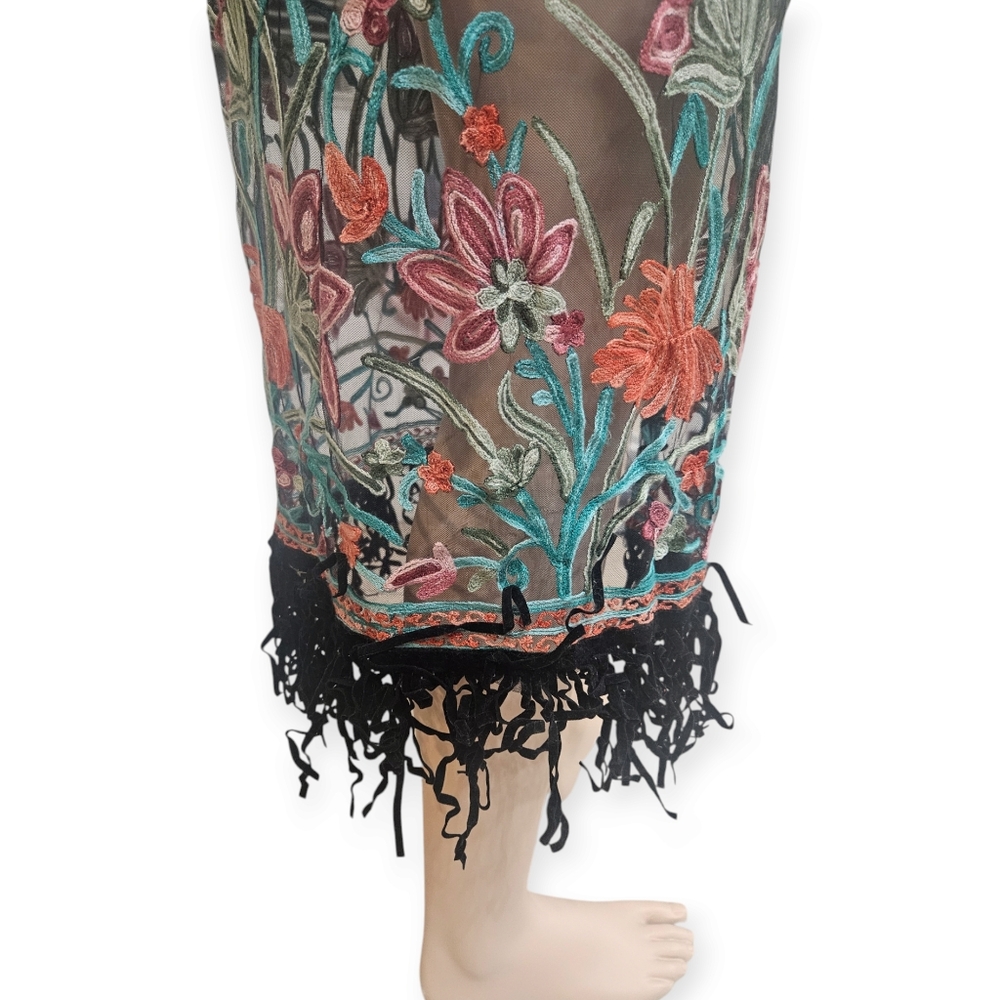 Open Embroidered Robe - Picture 6 of 11